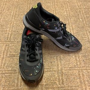 NIKE AIR LEBRON JAMES